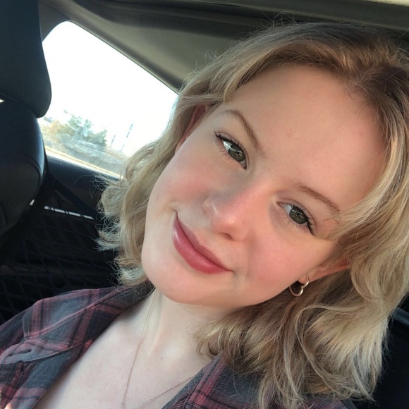 Meet your Posher, Megan - Picture 1 of 1